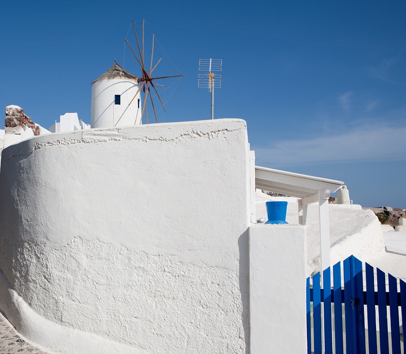 Oia's White and Blue