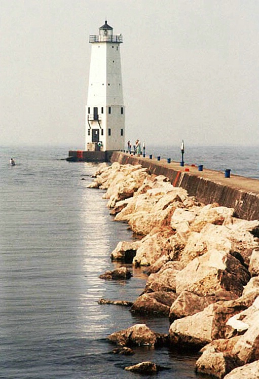 No. Breakwater Lighthouse