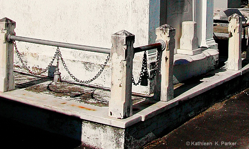 Perimeter of a Tomb, New Orleans