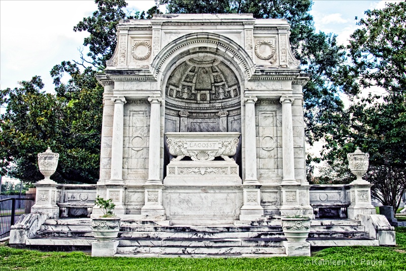 Lacosst Sarcophagus, Metairie Cemetery