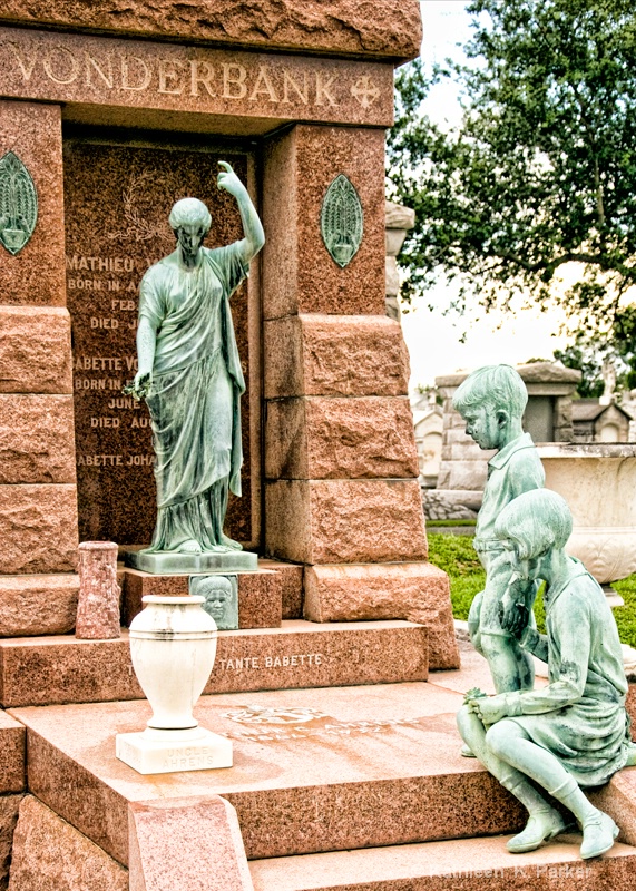 Vonderbank Crypt,  Metairie Cemetery