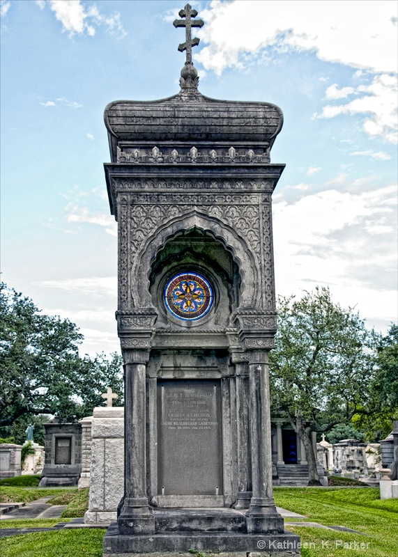 Larendon Tomb, Metairie Cemetery