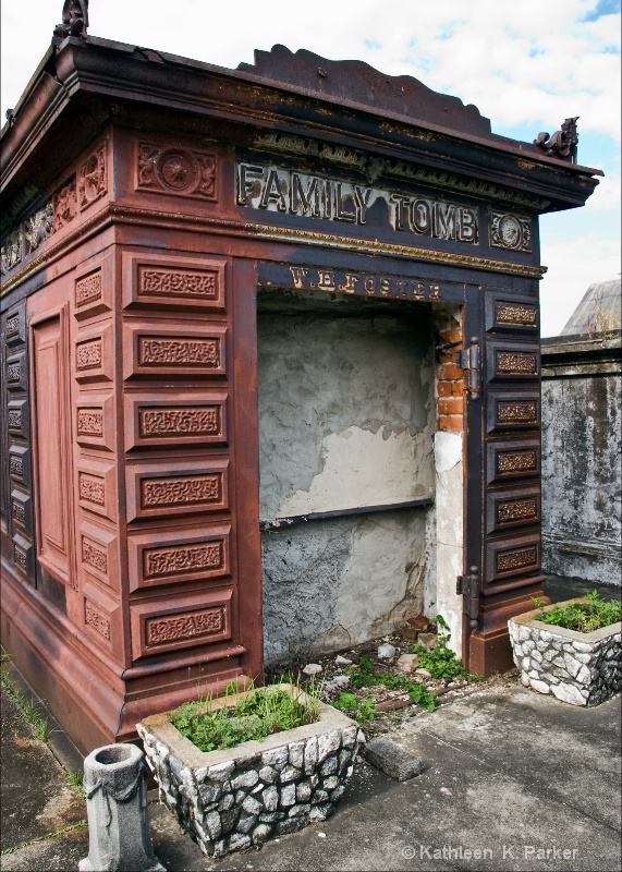 Iron Tomb in Odd Fellow's Rest