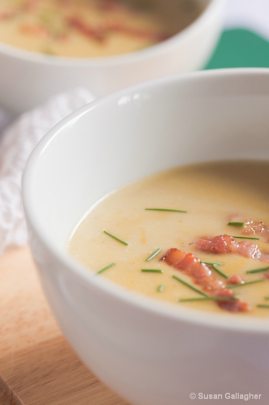 Asparagus soup with bacon and chives