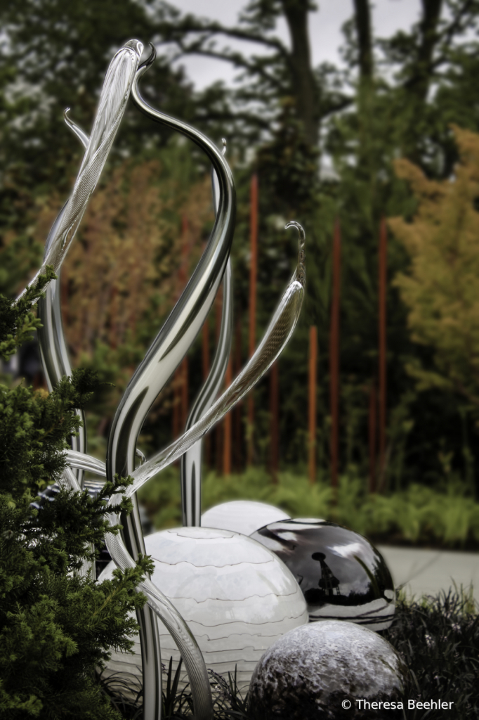 Abstract and Architecture - Chihuly outside