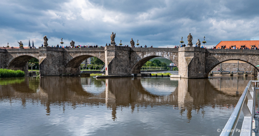 The medieval statue-lined Main Bridge