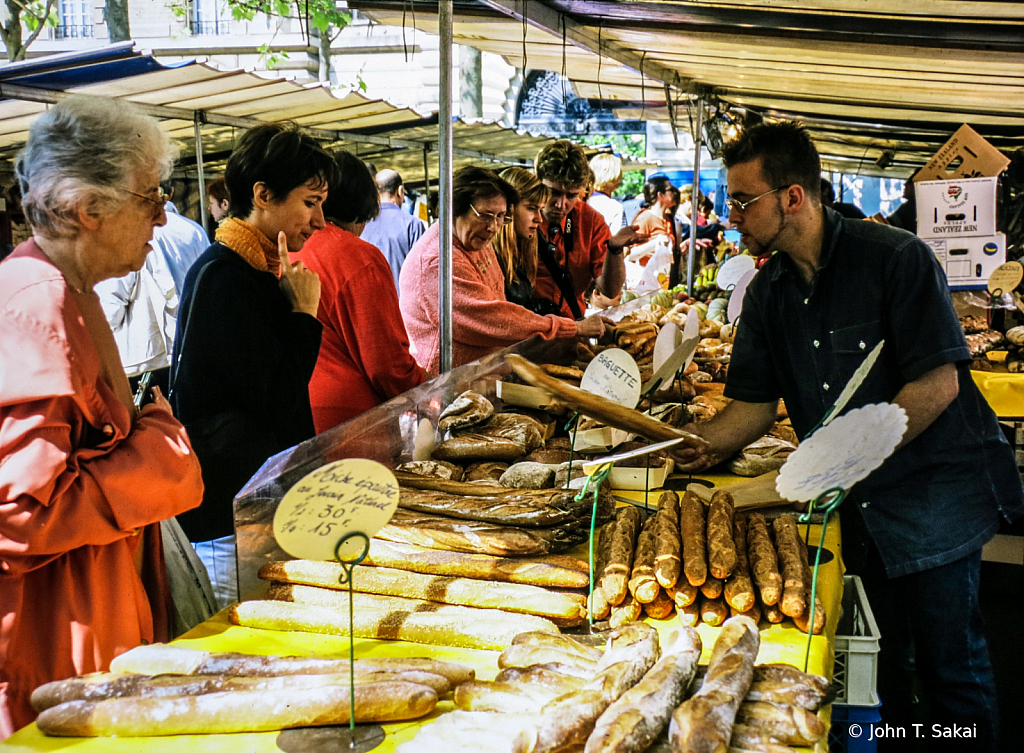 Vendeur de Pain "Bread Vendor"