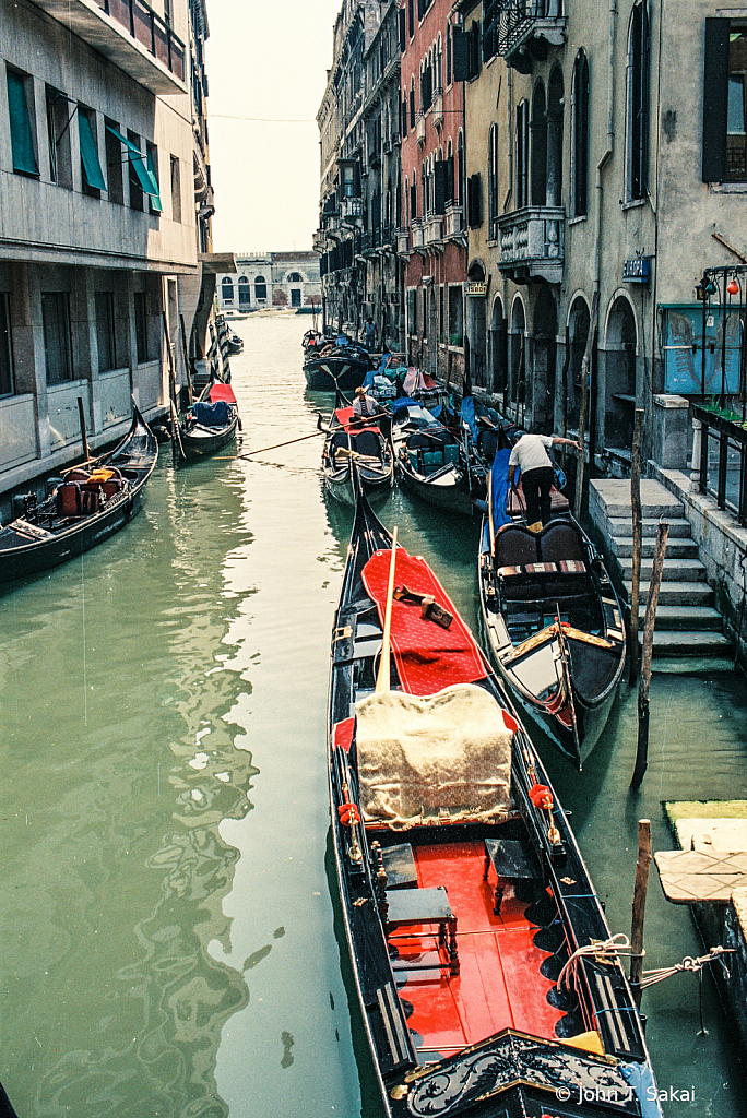 VeniceGondolier2copy