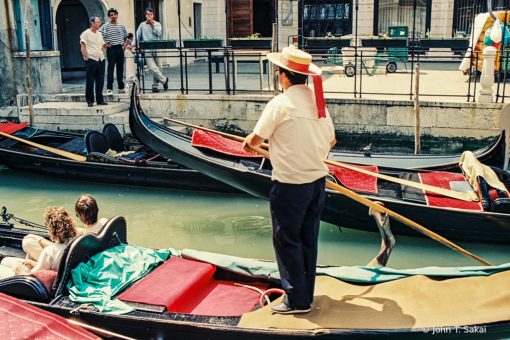 VeniceGondolier3copy