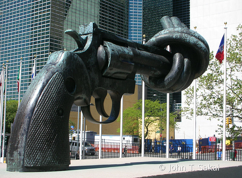 Non-Violence, The Knotted Gun