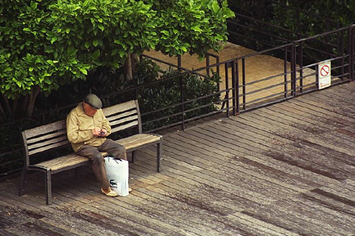Old Man on Park Bench - ID: 2991 © Jim Miotke