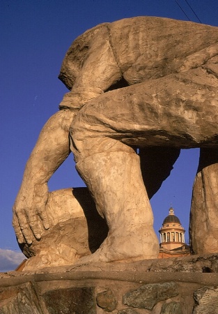 Statue & Courthouse