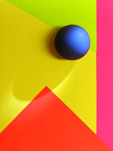 Simplicity of Shapes and Colors