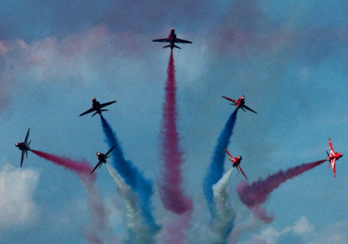 Red Arrows showing off