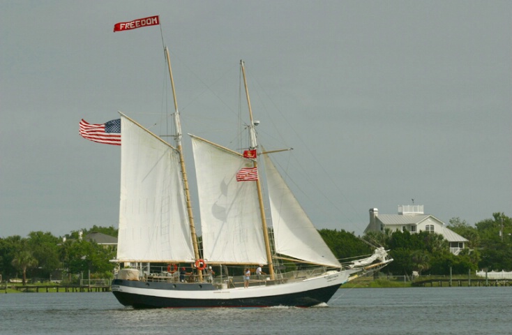 "Freedom" Sails the St. Johns