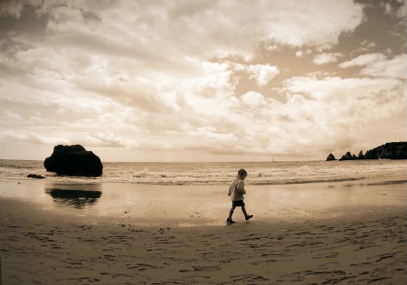 The girl and the ocean