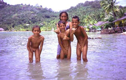Tahitian Kids - ID: 264902 © Mary B. McGrath
