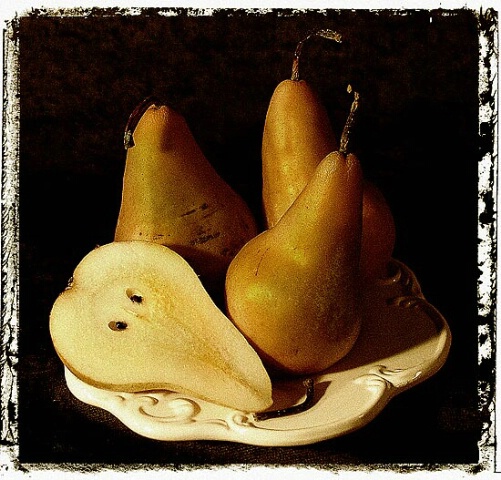pears on plate