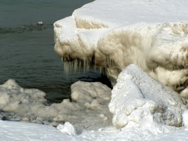 Lake Ontario Ice Formation