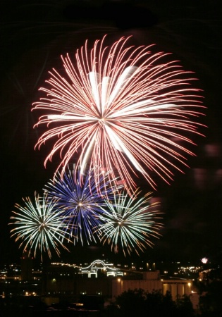 Duluth Fireworks over the River