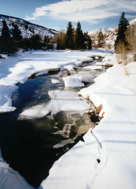 Frozen River - ID: 645254 © Lamont G. Weide