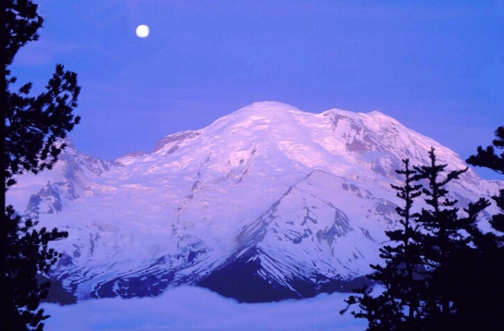 Mt. Rainier Sunrise/Moonset