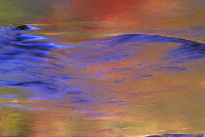 TR-029 River Reflections #3 - ID: 660746 © Kristina Morgan