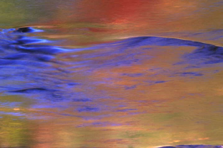 TR-029 River Reflections #3 - ID: 660746 © Kristina Morgan