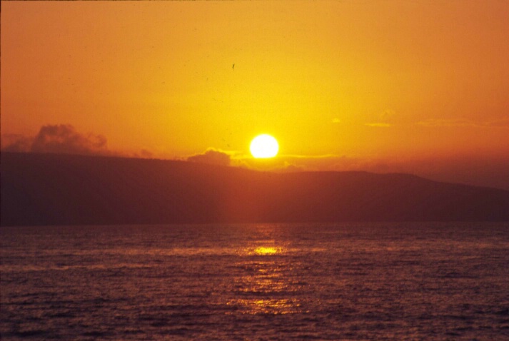 Maui Sunset 2005 - ID: 718291 © Lamont G. Weide