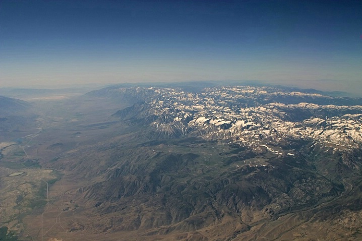 Sierra Nevada Mountains - ID: 2360025 © John D. Jones