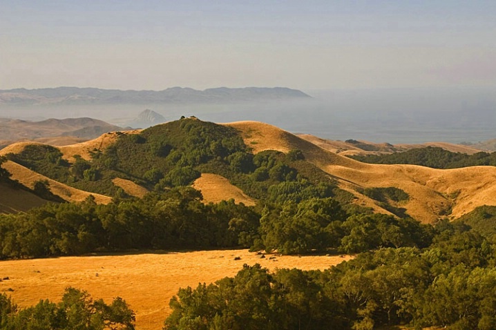 California Coastal Mountains - ID: 2429759 © John D. Jones