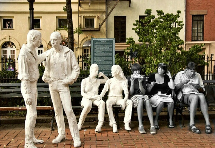 "Christopher Park" in East Village, NYC. - ID: 4926776 © Gerda Grice