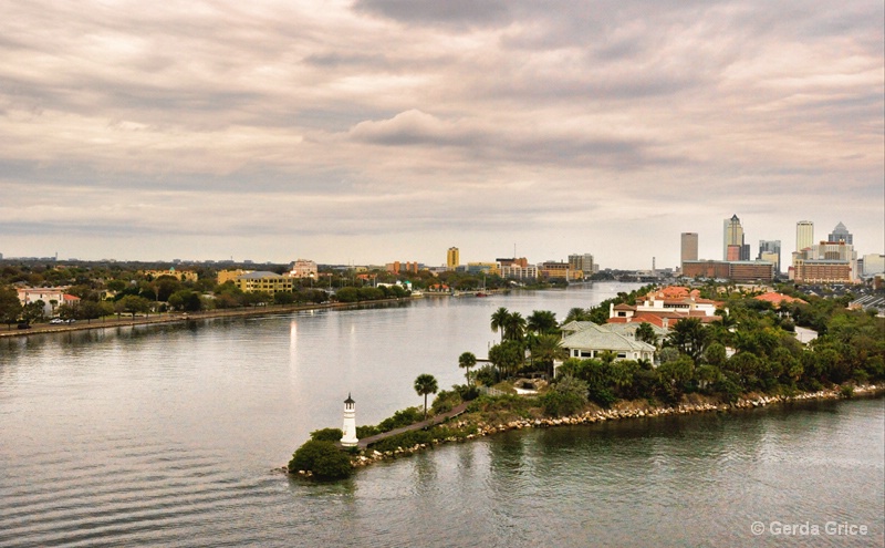 Land and Water, Tampa Bay, FL - ID: 8276436 © Gerda Grice