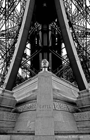 Eiffel Bust