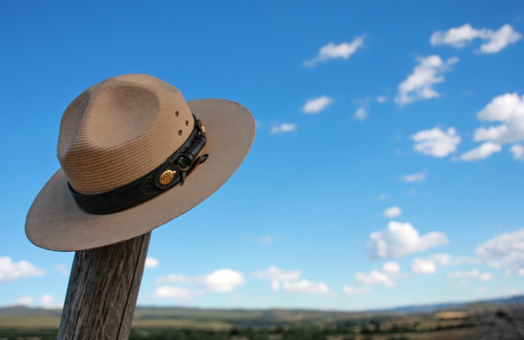 Hangin' His Hat in Pecos