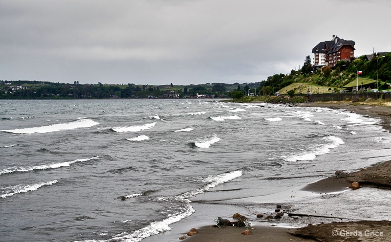 Beach at Puerto Varas, Chile - ID: 13622919 © Gerda Grice