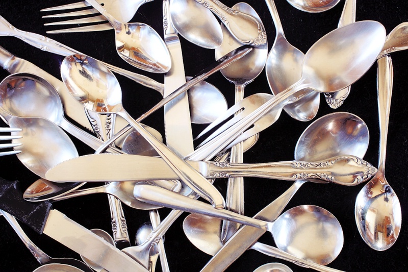 Reflecting silverware pattern