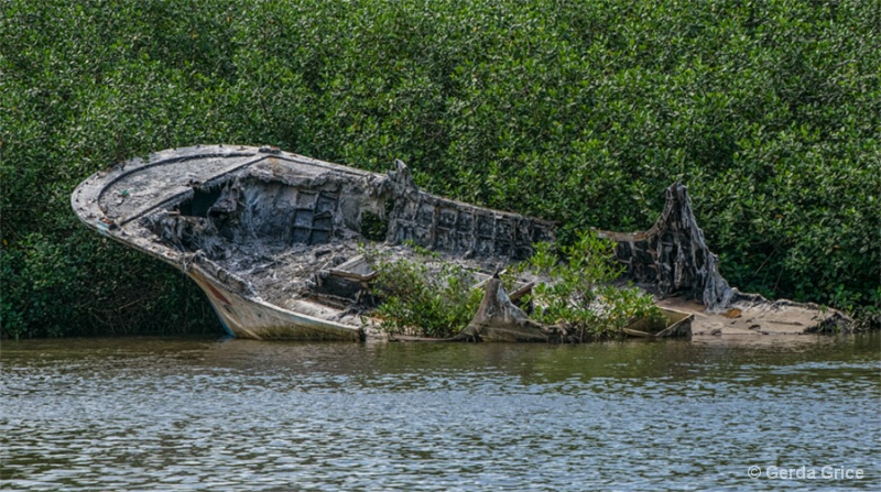 Fire Gutted Boat in Costa Rican Waters