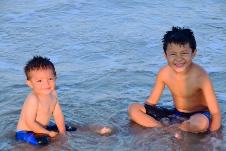 EDY  AND  DIEGO  AT  THE  BEACH