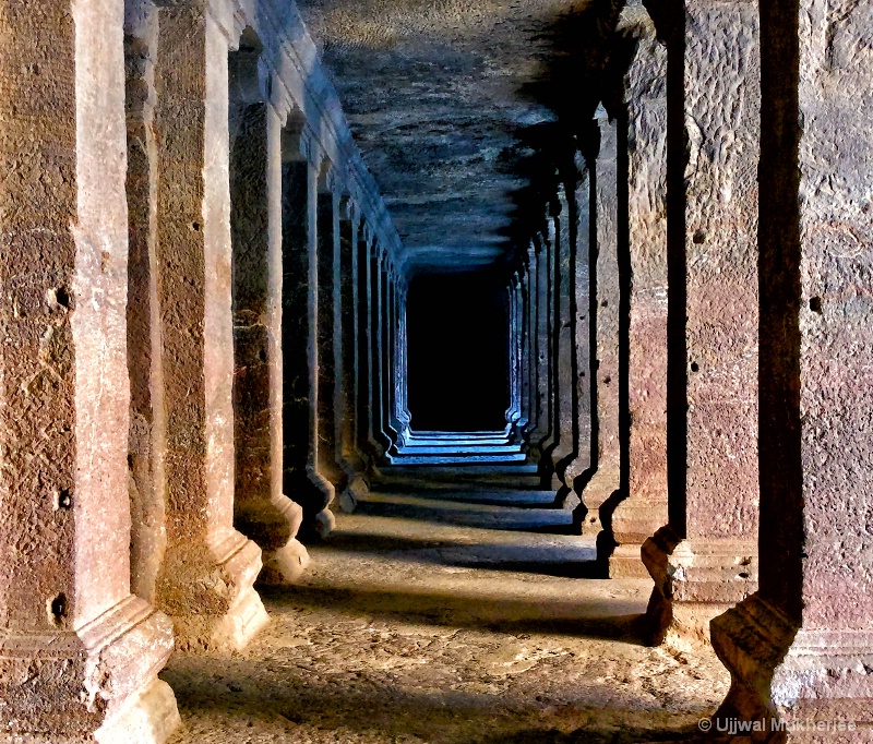Pillar Corridor 