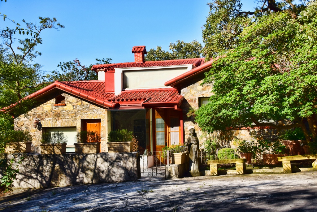 A  HOUSE  NEAR  THE MOUNTAIN