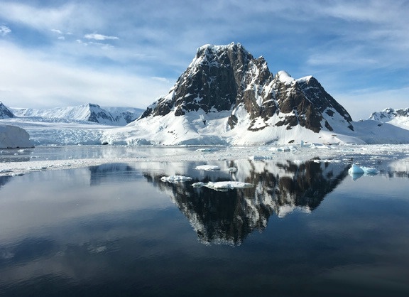 Antarctic Reflections - ID: 15572514 © Ann H. Belus