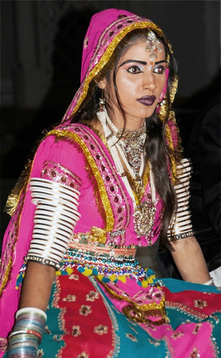 Dancer in India - ID: 15574535 © Ann H. Belus