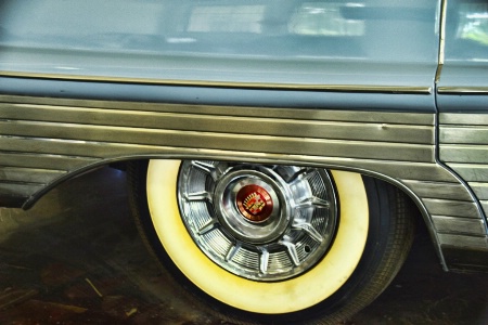 DETAILS OF AN OLD CADILLAC