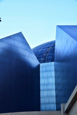 ARCHITECTURE IN BLUE VERTICAL