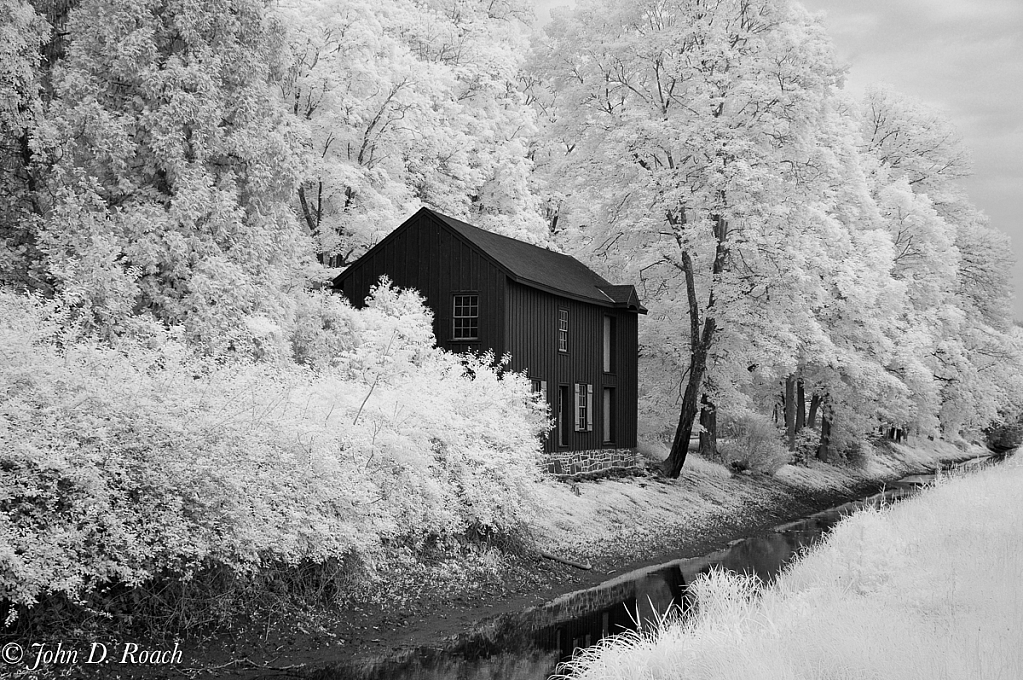 Along the Delaware Canal - ID: 15729712 © John D. Roach