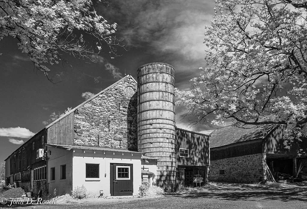 The Barn - ID: 15729715 © John D. Roach