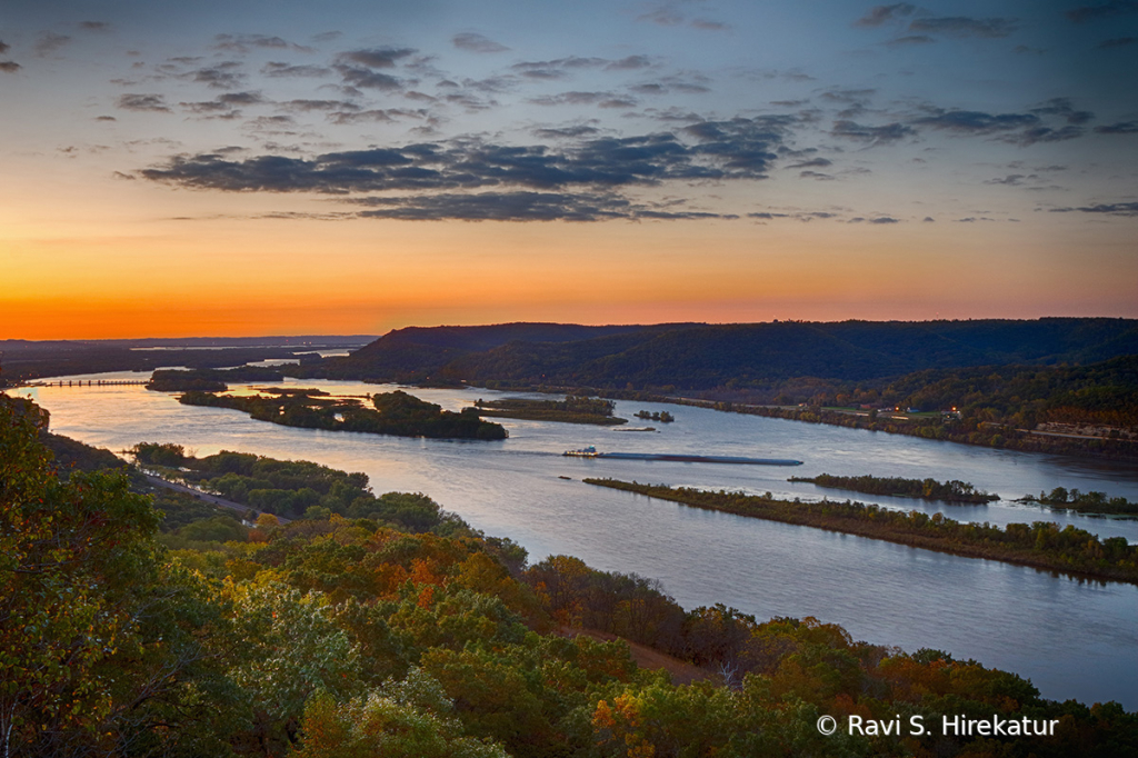 Mississippi River - ID: 15730054 © Ravi S. Hirekatur