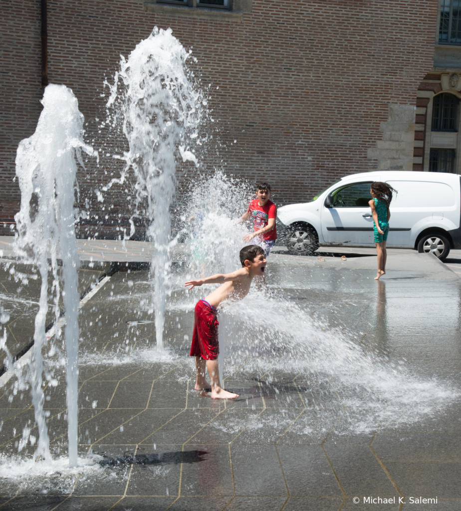Toulouse Fountain Fun - ID: 15735720 © Michael K. Salemi