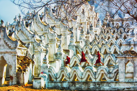 Novices and old temple